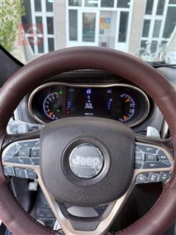 جیپ گراند شیرۆکی